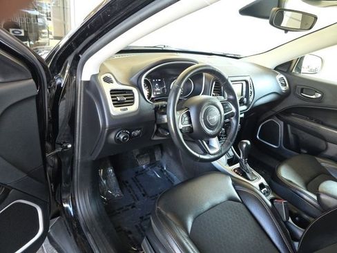 Used 2018 Jeep Compass Latitude w/ Cold Weather Group AWD/4WD image 21