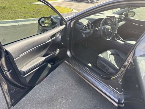 Used 2023 Toyota Camry SE FWD image 15