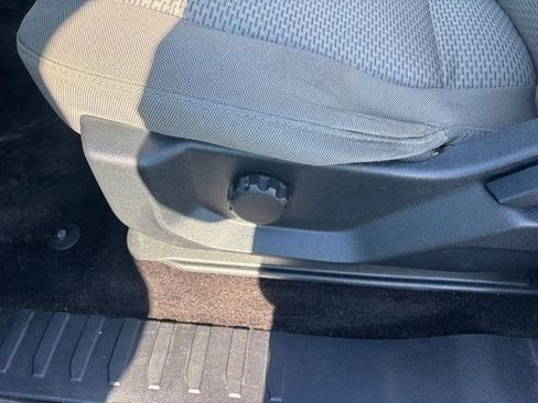 Used 2017 Ford F150 XLT image 12