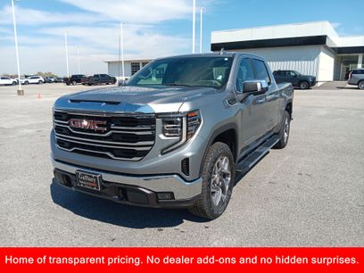 New 2026 GMC Sierra 1500 SLT w/ SLT Premium Package