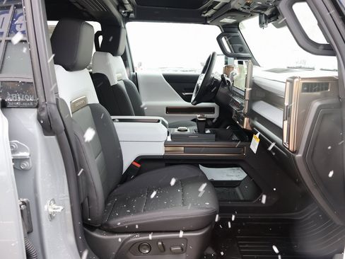 New 2025 GMC Hummer EV 2X image 40