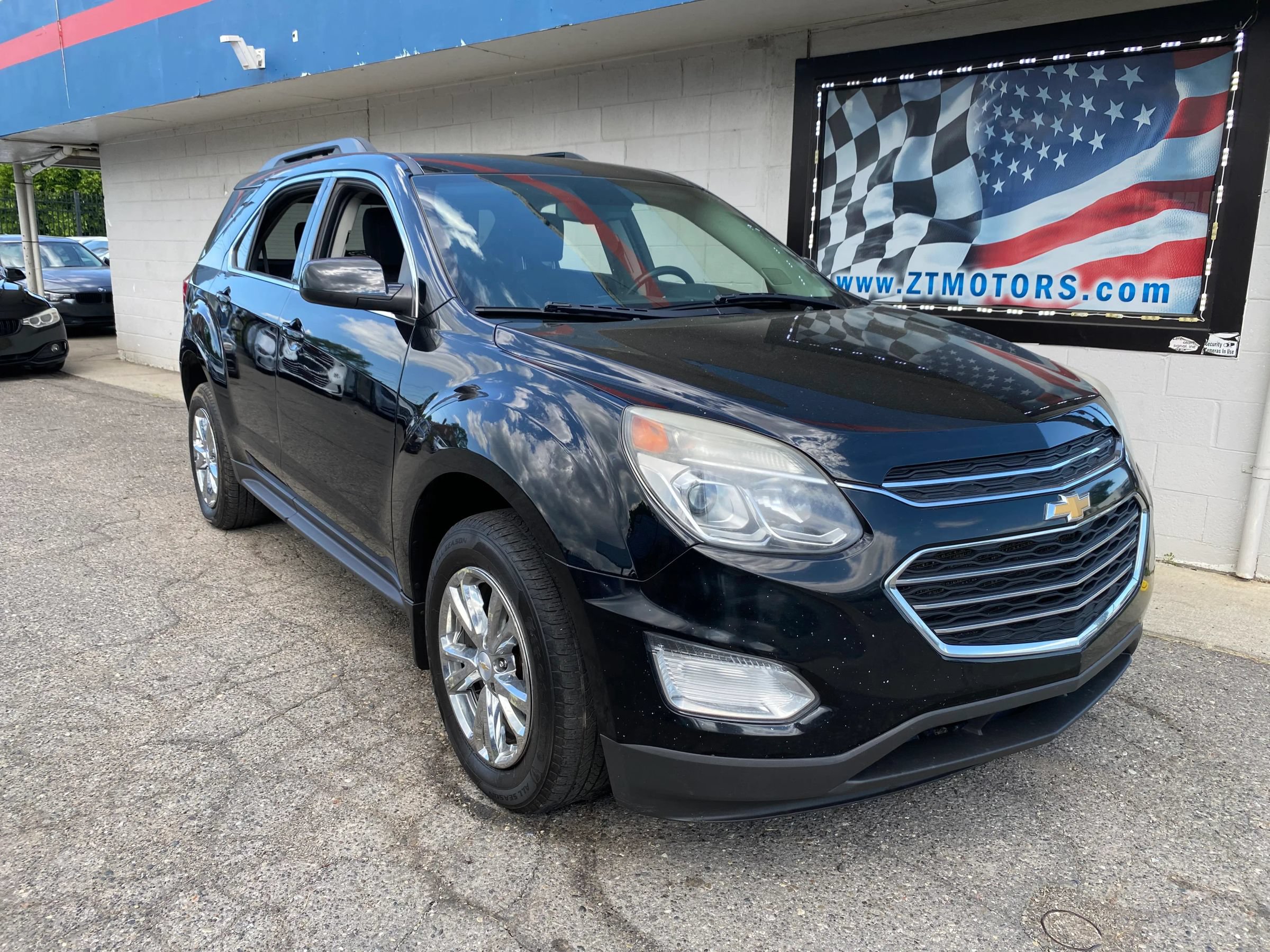 Used 2017 Chevrolet Equinox LT w/ True North Edition AWD/4WD image 1