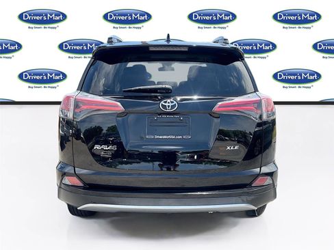 Used 2017 Toyota RAV4 XLE FWD image 6