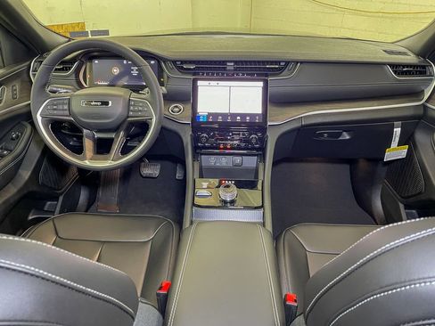 New 2025 Jeep Grand Cherokee Limited w/ MOPAR Finishing Package image 24