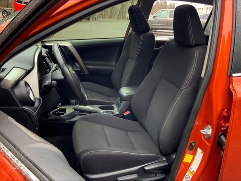 Used 2016 Toyota RAV4 XLE image 7