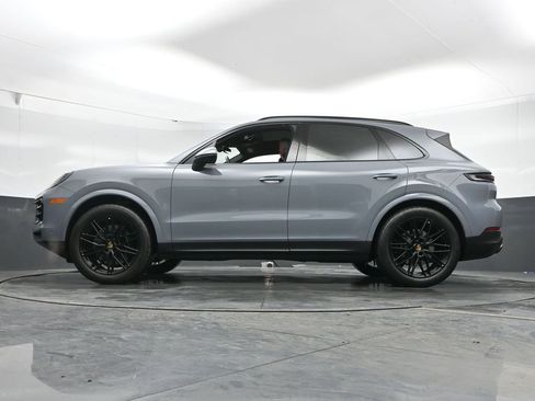Used 2024 Porsche Cayenne image 49