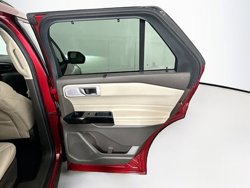 Used 2022 Ford Explorer Platinum w/ Equipment Group 601A image 31