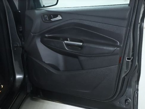 Used 2017 Ford Escape SE w/ Equipment Group 201A FWD image 35