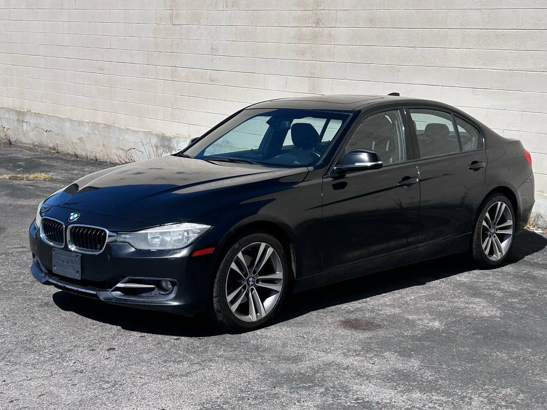 Used 2013 BMW 328i xDrive Sedan w/ Premium Pkg AWD/4WD image 1