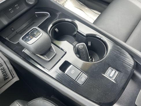 Certified 2025 Nissan Rogue SL w/ Tech Package FWD image 7