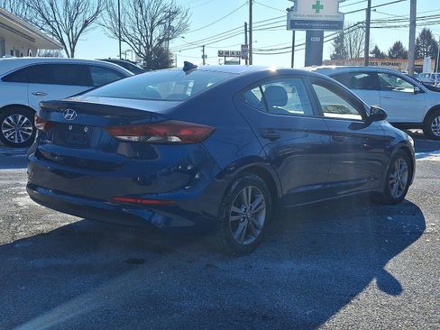 Used 2017 Hyundai Elantra SE image 4