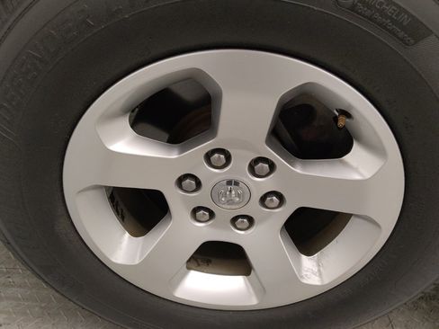 Used 2019 RAM 1500 Tradesman image 31