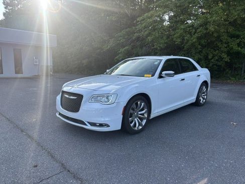 Used 2018 Chrysler 300 Limited w/ Safetytec Plus Group RWD image 1