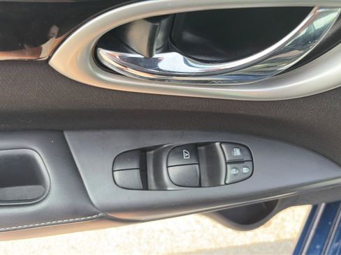 Used 2019 Nissan Sentra SV FWD image 12