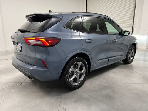 Used 2023 Ford Escape ST-Line FWD image 9