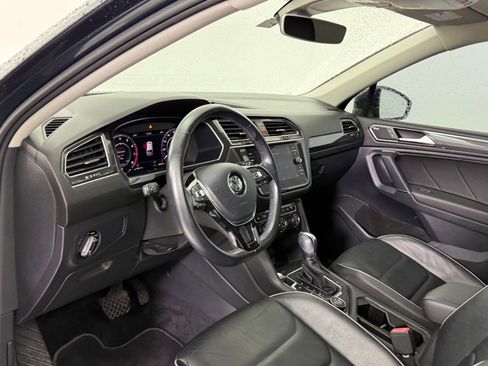 Used 2018 Volkswagen Tiguan SEL Premium image 4