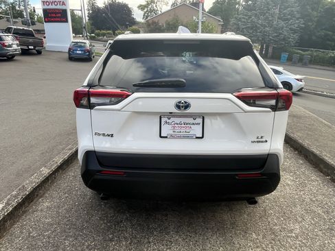 Certified 2024 Toyota RAV4 LE AWD/4WD image 6