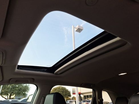 Used 2023 Honda CR-V EX-L image 27