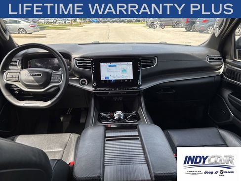 Used 2023 Jeep Wagoneer Series III w/ Preferred Equipment Group AWD/4WD image 10