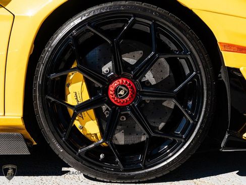 Used 2021 Lamborghini Aventador SVJ image 48