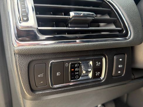 Used 2023 Lincoln Navigator Reserve RWD image 6