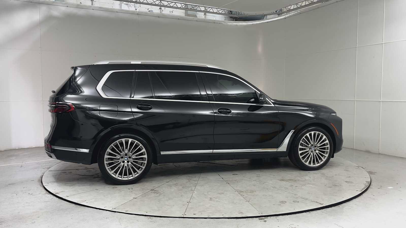 Used 2023 BMW X7 xDrive40i w/ Premium Package AWD/4WD image 8