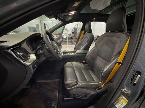 Used 2024 Volvo XC60 T8 Polestar image 10