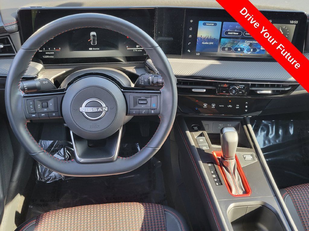 Used 2025 Nissan Kicks SR AWD/4WD image 6