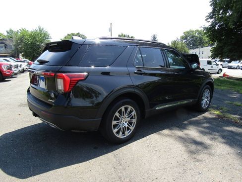 Used 2025 Ford Explorer Active w/ Active Comfort Package AWD/4WD image 42