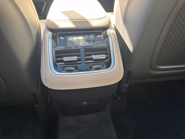 Certified 2026 Volvo XC90 B5 Plus AWD/4WD image 17