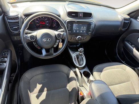 Used 2018 Kia Soul + FWD image 15