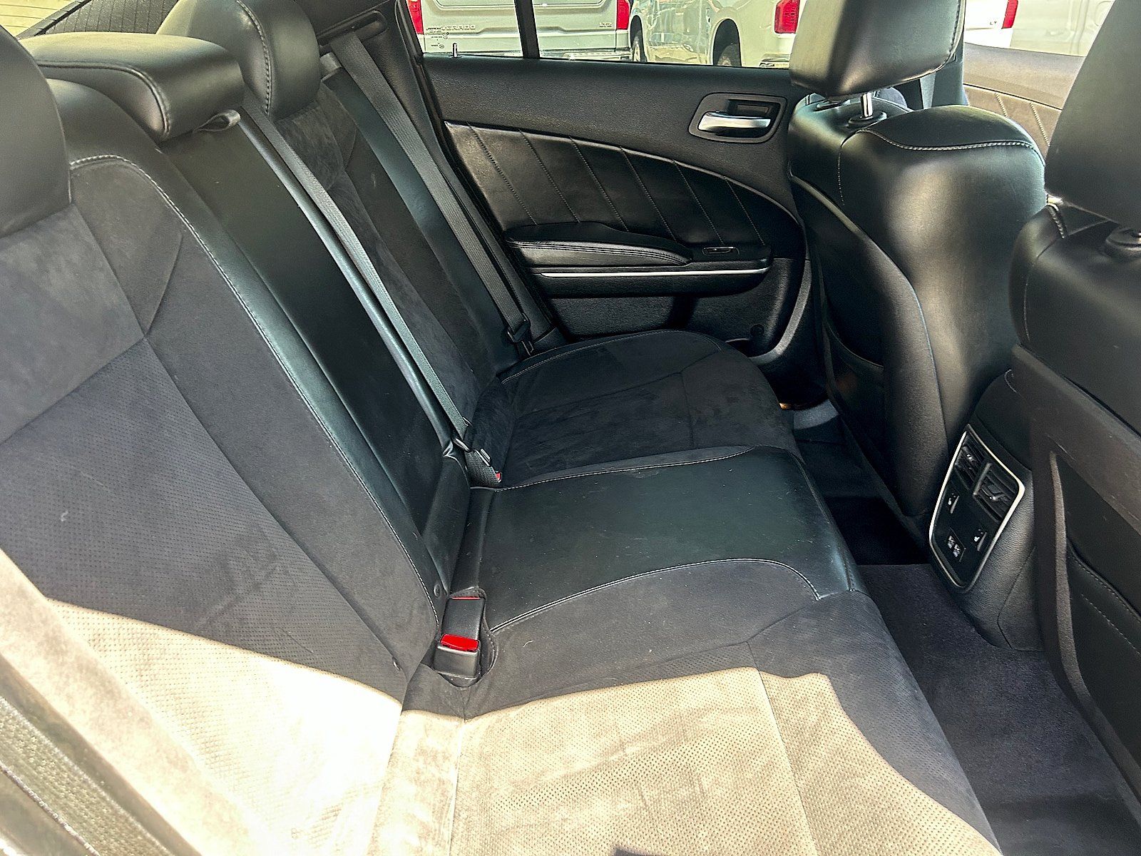 Used 2016 Dodge Charger R/T RWD image 28