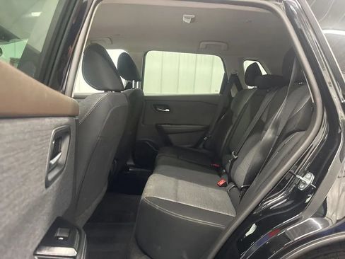 Used 2023 Nissan Rogue SV AWD/4WD image 19