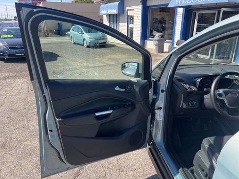 Used 2014 Ford C-MAX SEL w/ Equipment Group 301A image 30