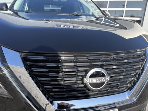 Used 2023 Nissan Rogue S image 23