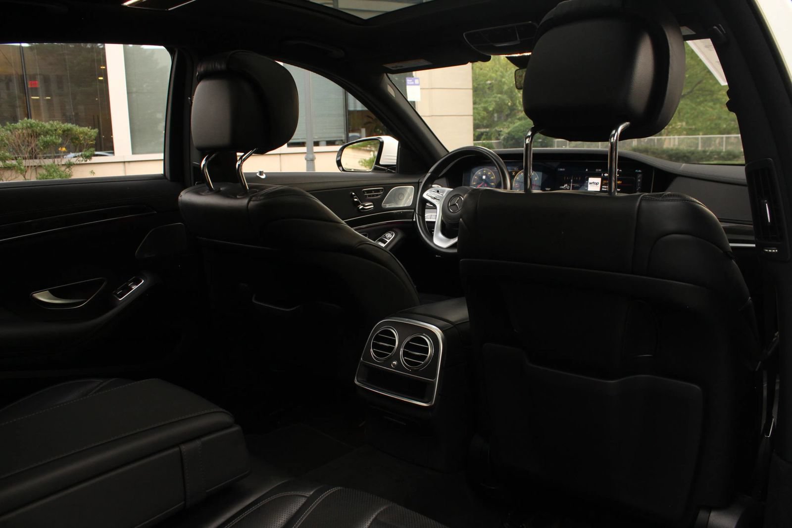 Used 2020 Mercedes-Benz S 560 Sedan w/ Premium Package image 25