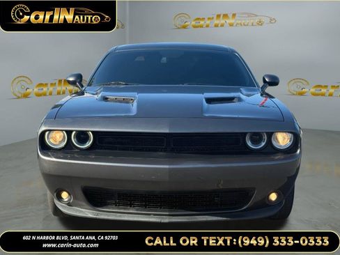 Used 2020 Dodge Challenger SXT w/ Blacktop Package image 2