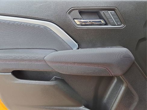 Used 2025 Chevrolet Colorado Z71 w/ Technology Package image 20