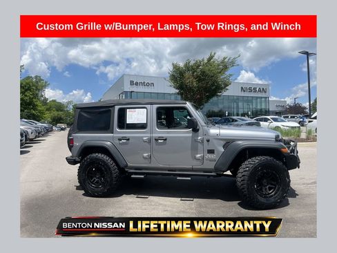 Used 2018 Jeep Wrangler Unlimited Sport S AWD/4WD image 1