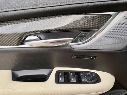 Used 2020 Cadillac XT6 Sport image 19