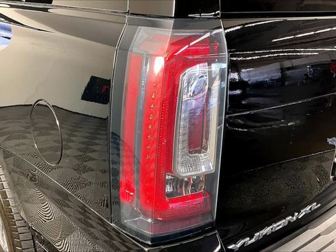 Used 2020 GMC Yukon XL SLT w/ Open Road Package image 27