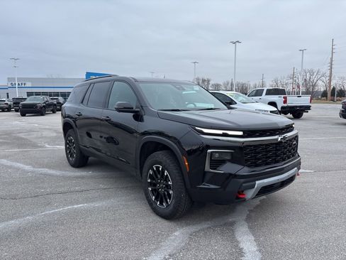 Used 2025 Chevrolet Traverse Z71 w/ Driver Confidence Package image 3