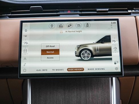 Certified 2024 Land Rover Range Rover SE AWD/4WD image 14