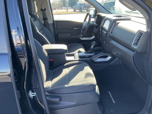 Used 2024 Nissan Frontier SV w/ Technology Package image 19