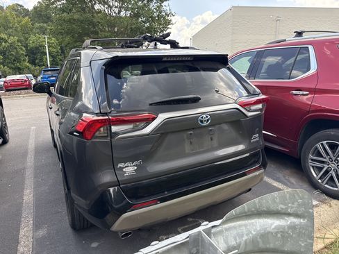 Used 2022 Toyota RAV4 XSE AWD/4WD image 44