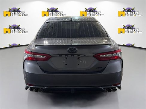 Used 2018 Toyota Camry XSE image 5
