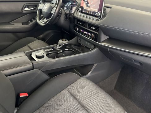 Used 2025 Nissan Rogue SV AWD/4WD image 33