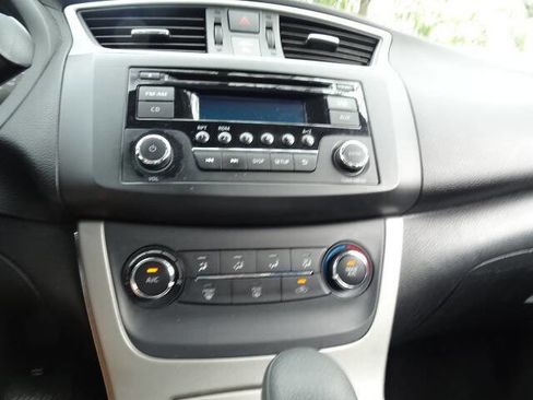 Used 2015 Nissan Sentra S image 29