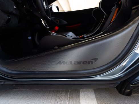 Used 2020 McLaren 620R RWD image 53