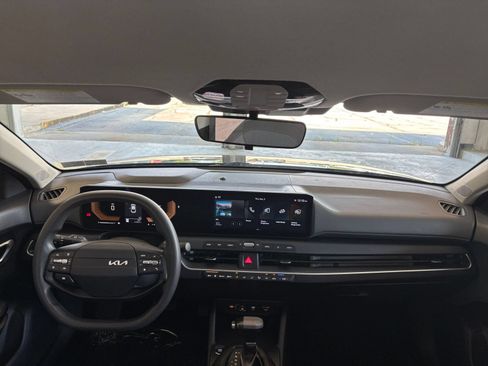 Used 2025 Kia K4 FWD image 32